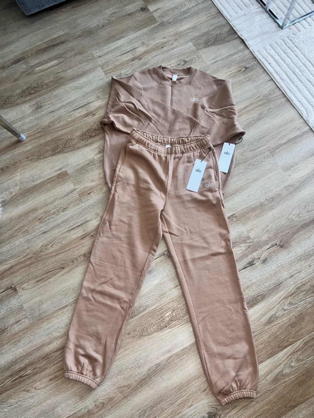 ALO Yoga Cozy Jogger Set in Light Brown